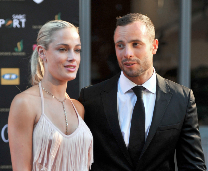 Prima femeie cu care are o relatie dupa ce si-a impuscat iubita. Cum arata studenta cu care se intalneste Oscar Pistorius Prima femeie cu care are o relatie dupa ce si-a impuscat iubita. Cum arata studenta cu care se intalneste Oscar Pistorius