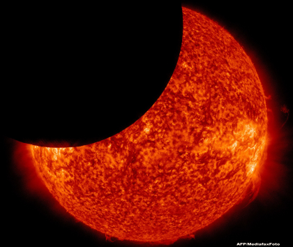 CNN: Pregatiti-va pentru "Luna insangerata". Cand are loc prima eclipsa totala de Luna dintr-o serie de patru CNN: Pregatiti-va pentru "Luna insangerata". Cand are loc prima eclipsa totala de Luna dintr-o serie de patru