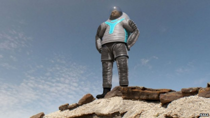 Ce o sa fie la moda pe Planeta Rosie. Prototipul costumulului care va fi purtat de astronauti pe Marte Ce o sa fie la moda pe Planeta Rosie. Prototipul costumulului care va fi purtat de astronauti pe Marte