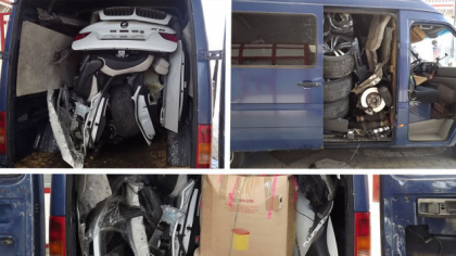 Un individ a reusit sa inghesuie un BMW X6 intr-un Sprinter. Ungurii n-au mai vazut asa ceva la granita. FOTO