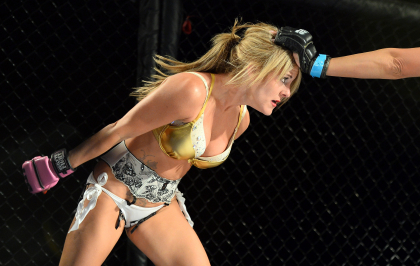 Fetele cu care putini barbati au curaj sa iasa in oras. Ce este Lingerie Fighting Championship Fetele cu care putini barbati au curaj sa iasa in oras. Ce este Lingerie Fighting Championship