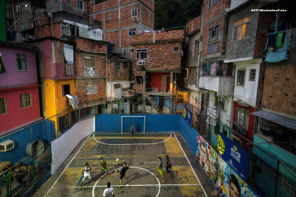 Chipul sarac al mahalalelor din Sao Paolo, metropola care lanseaza Campionatul Mondial de Fotbal