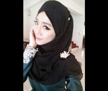 Schimbare radicala: Un fost iepuras Playboy din Malaysia s-a convertit la Islam. Cum a luat aceasta decizie Schimbare radicala: Un fost iepuras Playboy din Malaysia s-a convertit la Islam. Cum a luat aceasta decizie