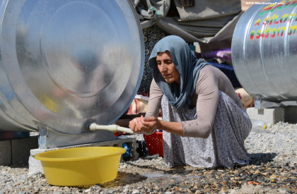 Statul Islamic aduce iadul pe pamant. Irakienii refugiati le dau copiilor sa bea sange pentru a-i tine in viata Statul Islamic aduce iadul pe pamant. Irakienii refugiati le dau copiilor sa bea sange pentru a-i tine in viata