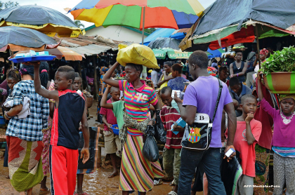 Situatie exploziva in Liberia. Bolnavii de Ebola au fugit dintr-un spital, dupa un atac al localnicilor Situatie exploziva in Liberia. Bolnavii de Ebola au fugit dintr-un spital, dupa un atac al localnicilor