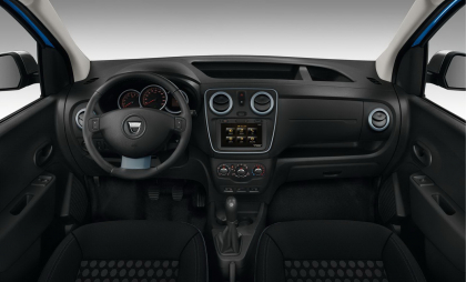 VIDEO. Dacia a prezentat cele doua masini pregatite pentru lansarea oficiala de la Paris VIDEO. Dacia a prezentat cele doua masini pregatite pentru lansarea oficiala de la Paris