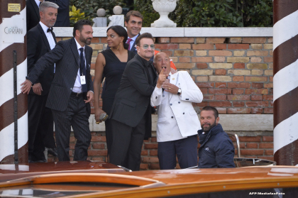 George Clooney nu mai este burlac. Ce VIP-uri s-au aflat printre cei 136 de invitati la nunta actorului. FOTO