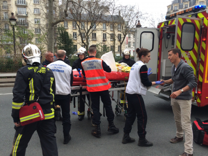 Atac terorist la o revista de satira din Paris: cel putin 12 MORTI. Atentatul a fost comis de TREI teroristi. LIVE UPDATE Atac terorist la o revista de satira din Paris: cel putin 12 MORTI. Atentatul a fost comis de TREI teroristi. LIVE UPDATE