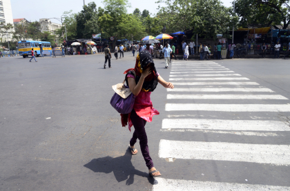 Situatie alarmanta in India: 500 de oameni au murit din cauza caldurii. Temperatura a ajuns si la 50 grade Celsius Situatie alarmanta in India: 500 de oameni au murit din cauza caldurii. Temperatura a ajuns si la 50 grade Celsius