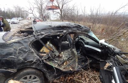 Soferul BMW-ului care a provocat moartea a trei tineri din Edinet fiind baut si fara permis de conducere la volan, si-a aflat sentinta. Ce se va intampla cu tanarul de 19 ani Soferul BMW-ului care a provocat moartea a trei tineri din Edinet fiind baut si fara permis de conducere la volan, si-a aflat sentinta. Ce se va intampla cu tanarul de 19 ani