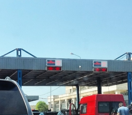 Coada IMENSA in vama Albita. Moldovenii care pleaca in vacanta stau in cozi kilometrice pentru a intra in Romania - FOTO