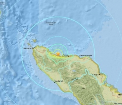 Cutremur cu magnitudinea 6,5 in Indonezia. Cel putin 26 de morti si zeci de persoane date disparute