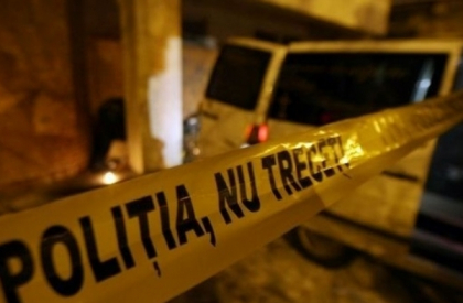 A zacut moarta in propriul apartament de la Botanica aproape o luna. Vecinii au chemat politia, ingrijorati ca nu au vazut-o de mult timp