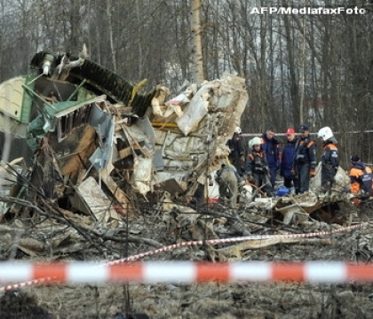 Avionul prezidential polonez s-ar fi dezintegrat in aer, inainte de a se prabusi la Smolensk. Dezvaluiri dupa ultima analiza Avionul prezidential polonez s-ar fi dezintegrat in aer, inainte de a se prabusi la Smolensk. Dezvaluiri dupa ultima analiza