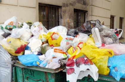 Abandonata in prima zi de viata. Un nou-nascut, gasit viu intr-o geanta langa un tomberon de gunoi din sectorul Botanica al capitalei. Micuta, transportata la spital. Oamenii legii o cauta pe mama acesteia - VIDEO Abandonata in prima zi de viata. Un nou-nascut, gasit viu intr-o geanta langa un tomberon de gunoi din sectorul Botanica al capitalei. Micuta, transportata la spital. Oamenii legii o cauta pe mama acesteia - VIDEO