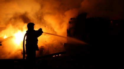 Incendiu devastator la o intreprindere care producea brichete pentru foc din Hancesti. Pompierii au luptat cu flacarile trei ore Incendiu devastator la o intreprindere care producea brichete pentru foc din Hancesti. Pompierii au luptat cu flacarile trei ore