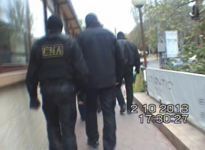 15,5 mii de euro pentru a influenta o decizie a CMC. Un fost bodyguard al lui Filat, retinut 15,5 mii de euro pentru a influenta o decizie a CMC. Un fost bodyguard al lui Filat, retinut