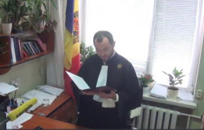7 ani si 6 luni de inchisoare cu executare intr-un penitenciar semiinchis pentru primarul de Orhei: Ilan Sor a fost eliberat din arest la domiciliu pana la pronuntarea sentintei definitive
