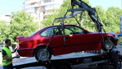 Masinile parcate neregulamentar pe strazile capitalei vor fi ridicate de firme specializate si transportate in locuri special amenajate - Bizlaw.md Masinile parcate neregulamentar pe strazile capitalei vor fi ridicate de firme specializate si transportate in locuri special amenajate - Bizlaw.md