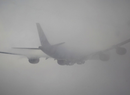 Curse aeriene alungate de pe un aeroport pe altul sau anulate din cauza conditiilor meteo: Doua zboruri au fost redirectionate la Iasi