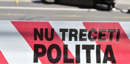 Accident teribil pe soseaua Chisinau - Soroca. Un copil de 4 ani s-a stins, iar patru persoane au ajuns la spital dupa ce masina in care se aflau a ajuns intr-un parapet: soferul ar fi adormit Accident teribil pe soseaua Chisinau - Soroca. Un copil de 4 ani s-a stins, iar patru persoane au ajuns la spital dupa ce masina in care se aflau a ajuns intr-un parapet: soferul ar fi adormit