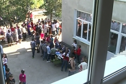 Zeci de elevi din Cigarleni merg la scoala in gradinita din sat: "Foarte greu ne descurcam, nu avem bani"