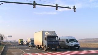 Intersectia din Ratus, considerata BLESTEMATA, are semafor: "Am pus capat nenorocirilor"