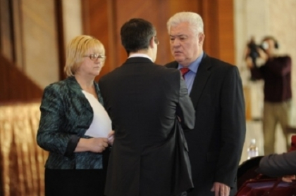 Comunistii nu se dau baututi: Vor sa inceapa procedura de demitere a lui Plahotniuc Comunistii nu se dau baututi: Vor sa inceapa procedura de demitere a lui Plahotniuc