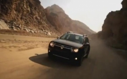 Pilotul F1 Mark Webber a testat Dacia Duster in desertul din Oman. Cum l-a impresionat masina. VIDEO