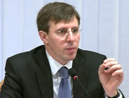Chirtoaca are o noua propunere: Sa instalam bariere la toate semafoarele din Chisinau Chirtoaca are o noua propunere: Sa instalam bariere la toate semafoarele din Chisinau