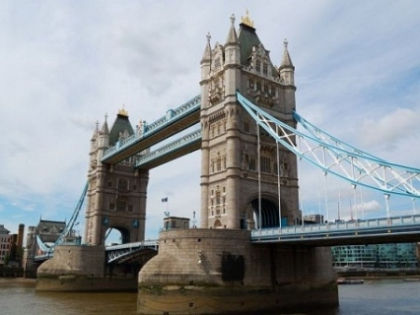 Londra pierde pozitia de centru financiar al lumii