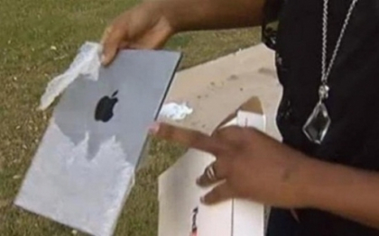 "200 dolari pentru un iPad? Stai sa-ti dau banii" Ce a descoperit femeia cand a desfacut cutia "200 dolari pentru un iPad? Stai sa-ti dau banii" Ce a descoperit femeia cand a desfacut cutia