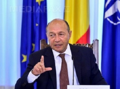 Si Obama a patit "RUSINEA" lui Basescu. Cum a vrut presedintele roman sa sperie poporul cu televizorul Si Obama a patit "RUSINEA" lui Basescu. Cum a vrut presedintele roman sa sperie poporul cu televizorul