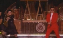 Madonna este cucerita de Gangnam Style! Uite cum a dansat alaturi de PSY Madonna este cucerita de Gangnam Style! Uite cum a dansat alaturi de PSY