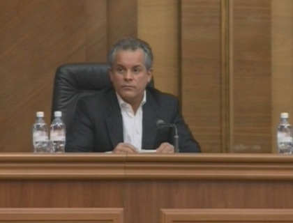 Lovitura de teatru in Parlament! Plahotniuc a cerut includerea pe ordinea de zi a demiterii sale Lovitura de teatru in Parlament! Plahotniuc a cerut includerea pe ordinea de zi a demiterii sale