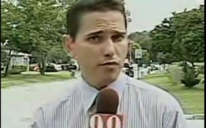 Filmuletul la care au ras sute de mii de oameni. Cum isi pronunta numele un reporter din SUA. VIDEO Filmuletul la care au ras sute de mii de oameni. Cum isi pronunta numele un reporter din SUA. VIDEO