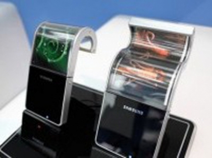 Gadgetul care va ingropa Apple. Samsung lucreaza la un smartphone flexibil, cu ecran care se indoaie Gadgetul care va ingropa Apple. Samsung lucreaza la un smartphone flexibil, cu ecran care se indoaie