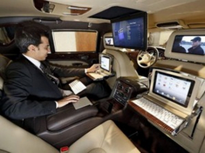 Bentley scoate pe piata biroul mobil. Are nu mai putin de sase ecrane Bentley scoate pe piata biroul mobil. Are nu mai putin de sase ecrane