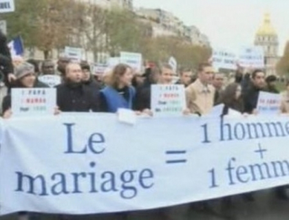 Peste 100 de mii de francezi, impotriva casatoriilor intre homosexuali! Nu au lipsit violente