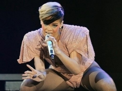 A rosit de rusine in fata camerelor! Rihanna despre vaginul ei: "Acum se distreaza mai mult"