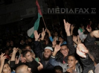 FOTO. Sarbatoare in strada in Fasia Gaza dupa intrarea in vigoare a armistitiului cu Israel FOTO. Sarbatoare in strada in Fasia Gaza dupa intrarea in vigoare a armistitiului cu Israel