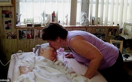 "Mi-a zambit si a murit". Povestea femeii tinuta in viata de familie 42 de ani, desi era in coma