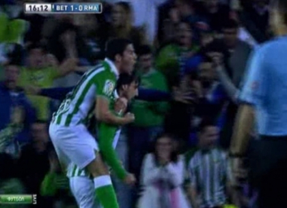 Barcelona poate profita din plin! Real Madrid a pierdut surprinzator in fata formatiei Betis Sevilla Barcelona poate profita din plin! Real Madrid a pierdut surprinzator in fata formatiei Betis Sevilla