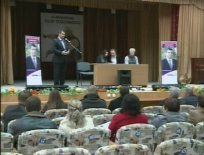 Candidatii din Romania, in febra campaniei! Cine l-a insotit pe Eugen Tomac la intalnirea cu alegatorii