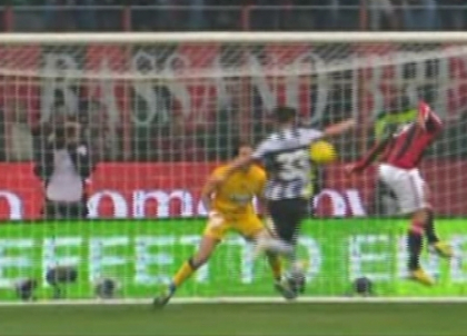 AC Milan a invins-o pe Juventus in cel mai asteptat meci din Serie A! De ce victoria a fost contestata AC Milan a invins-o pe Juventus in cel mai asteptat meci din Serie A! De ce victoria a fost contestata
