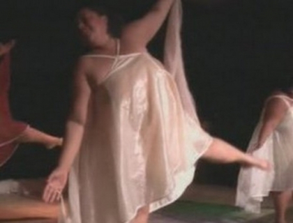 Cantaresc peste 90 de kg, dar au furat toate privirile! Nu o sa-ti vina sa crezi cum danseaza aceste femei