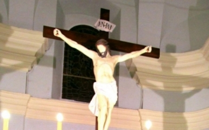 Risca sa ajunga la inchisoare, pentru ca a spus adevarul despre statuia lui Iisus care "lacrima" Risca sa ajunga la inchisoare, pentru ca a spus adevarul despre statuia lui Iisus care "lacrima"