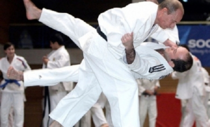 Vladimir Putin s-a ranit la coloana vertebrala in timpul unui antrenament de judo