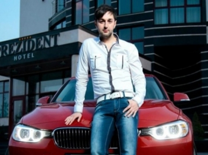 "Am BMW si fac ce vreau?" Uite cum Adrian Ursu isi lasa bolidul in strada -FOTO