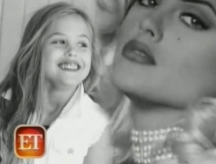 Fiica lui Anna Nicole Smith paseste pe urmele mamei sale! A devenit imaginea firmei Guess Fiica lui Anna Nicole Smith paseste pe urmele mamei sale! A devenit imaginea firmei Guess